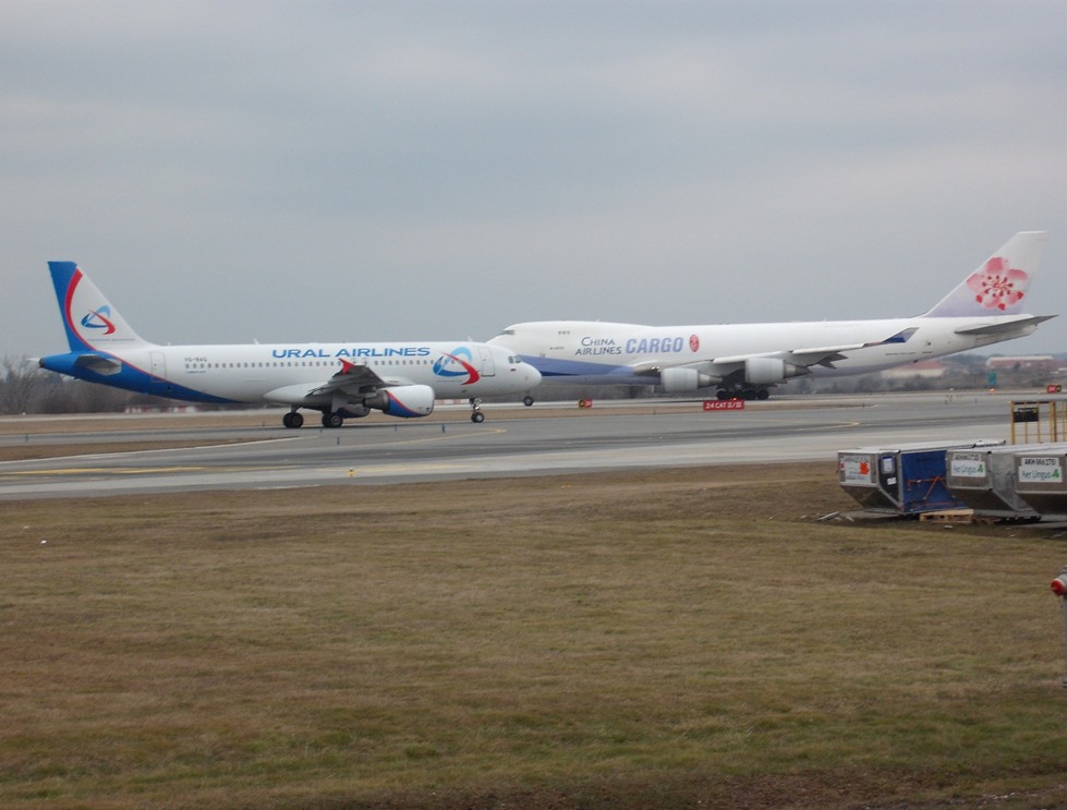 Ural Airlines 2.JPG